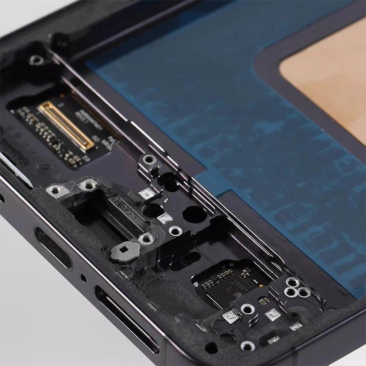 S24 artı LCD ekranlar