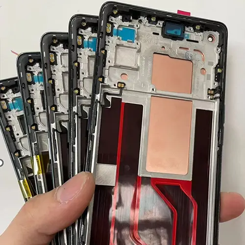 OPPO LCD ekranları kullandı