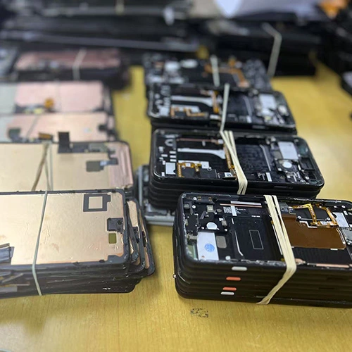 Samsung LCD ekranları kullandı